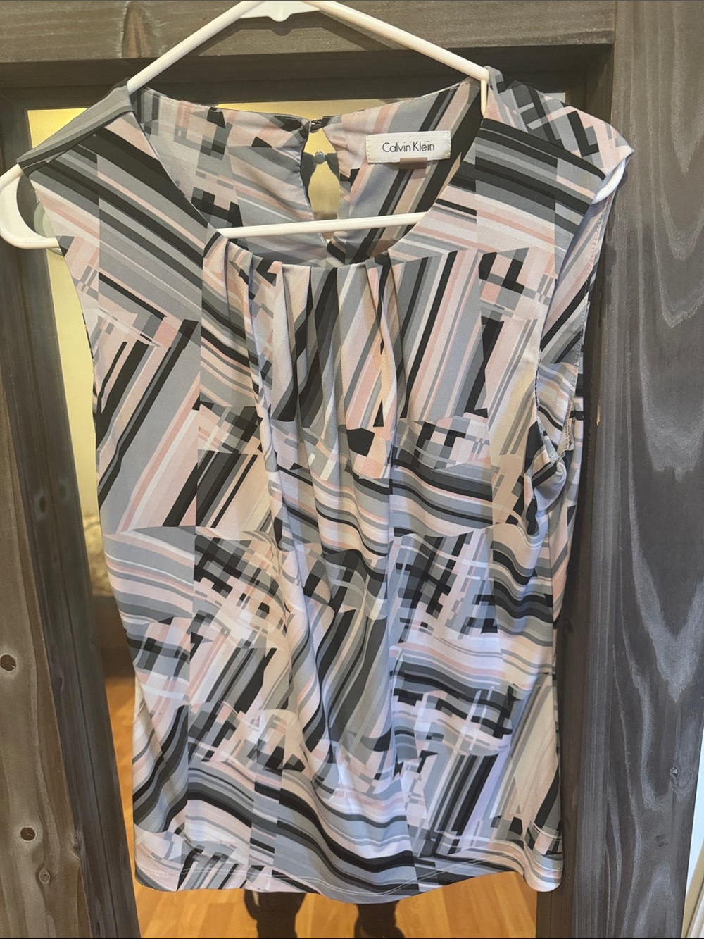 Calvin Klein Sleeveless Geometric Print Camisole - Pink & Gray